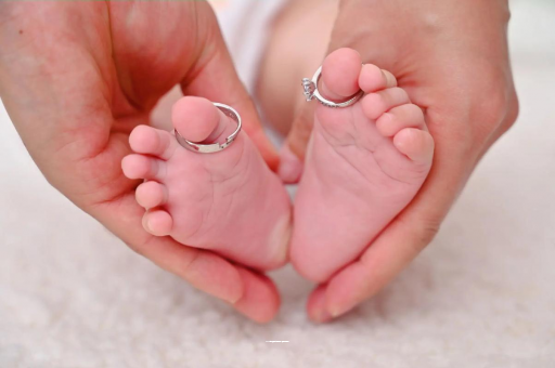 府谷怀孕肚子一边高一边低